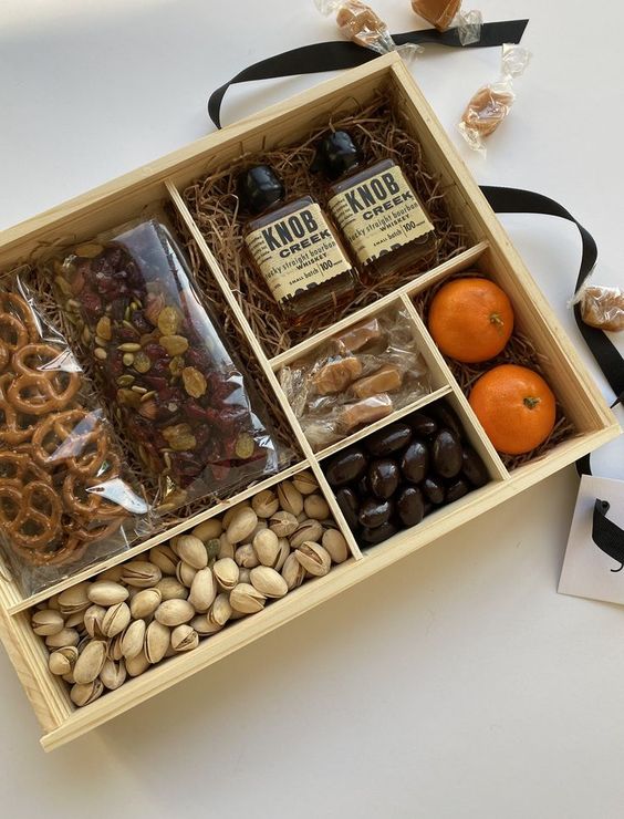 7 WEDDING FAVOURS OF GEN X