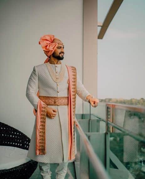 SHOWSTEALING GROOM OUTFIT BELTS