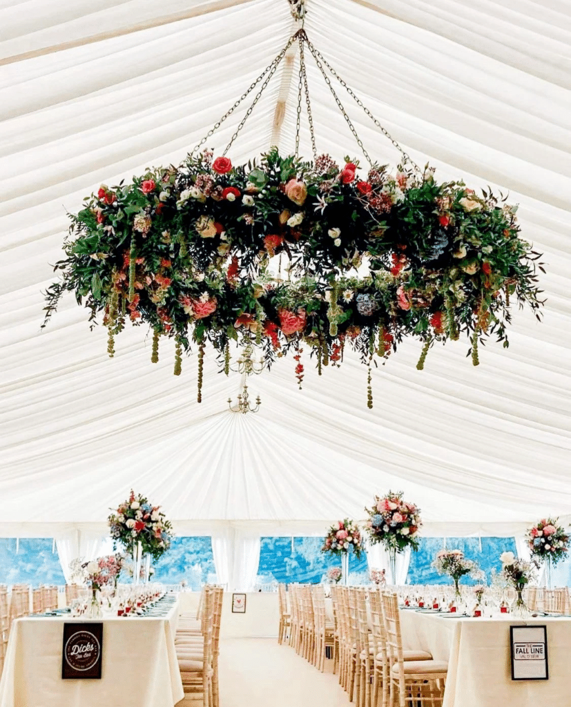 A ROSY BUSH WEDDING DECOR THAT SPEAKS ELEGANCE