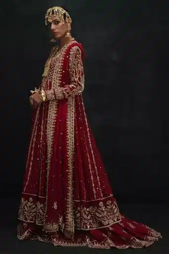 LOVE ZARI WORK THEN THIS KALIDAR WON’T DISAPPOINT YOU bridal outfit